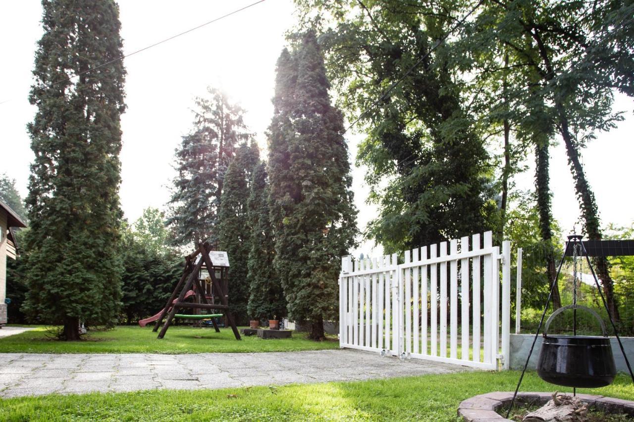 Szamóca Vendégház Horány télen nyáron Szigetmonostor Exterior foto