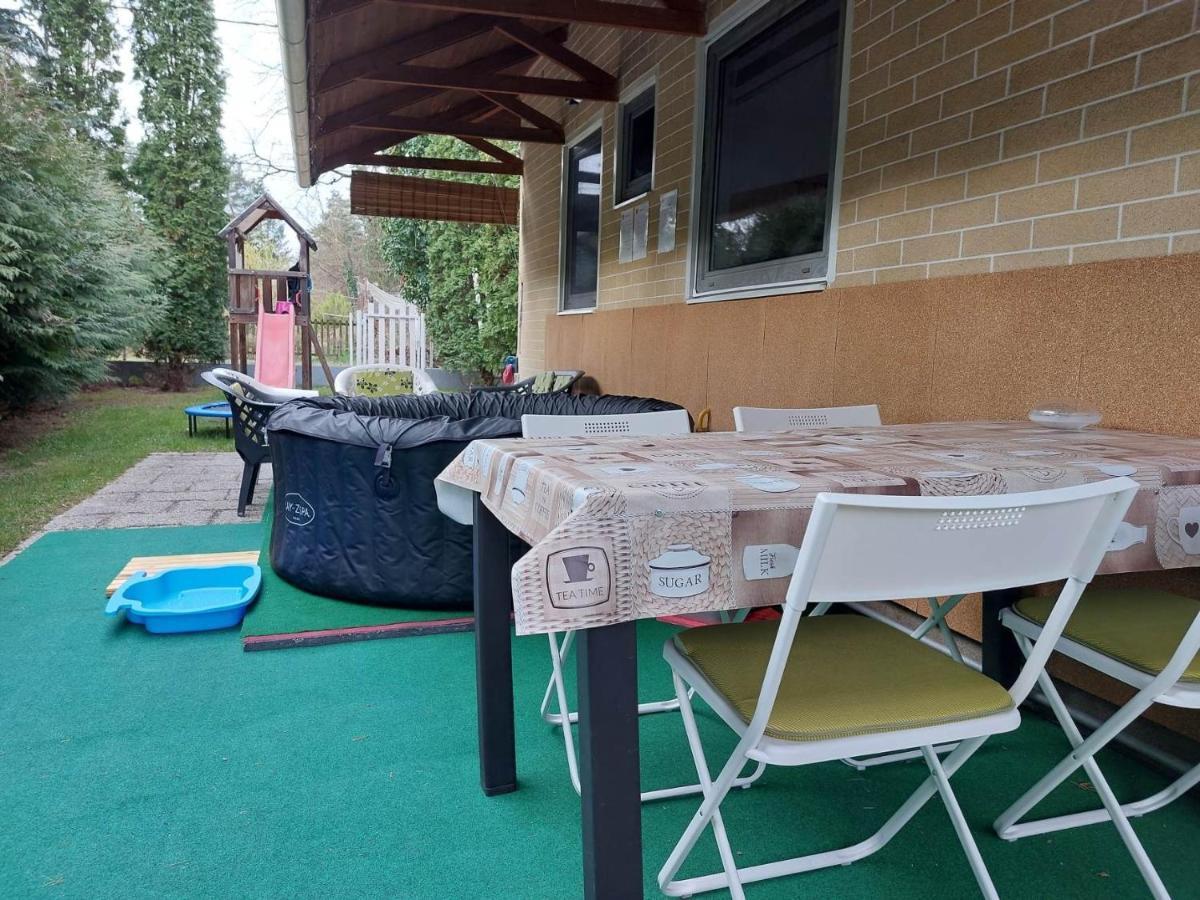 Szamóca Vendégház Horány télen nyáron Szigetmonostor Exterior foto